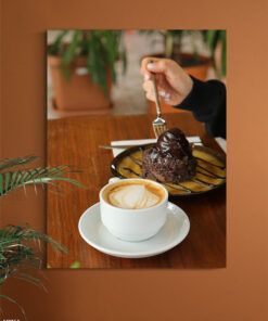 تابلو برای کافه طرح یک تکه کیک شکلاتی و لاته