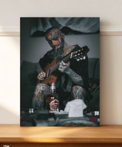 تابلو هنرمندان عکس امیر تتلو در حال گیتار زدن