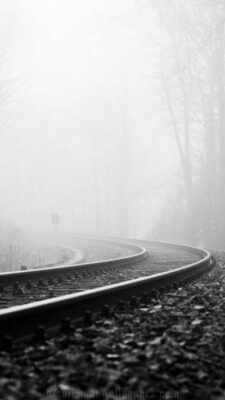 خرید تابلو سیاه و سفید ریل قطار و مه