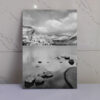تابلو سیاه و سفید دریاچه و کوه برفی