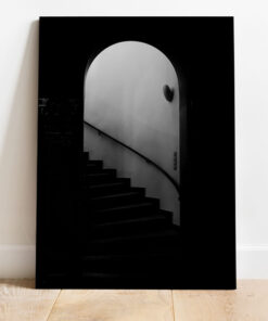 تابلو سیاه و سفید پله های زیر زمین