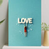 تابلو دختر آویزان love