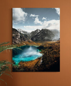 تابلو طبیعت دریاچه و کوه برفی