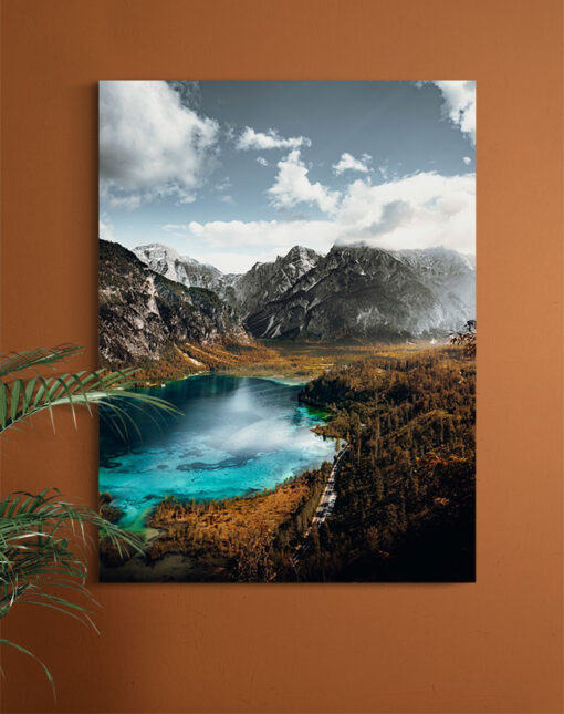 تابلو طبیعت دریاچه و کوه برفی