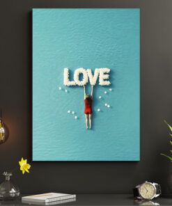 قیمت و خرید تابلو دختر آویزان love