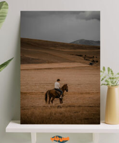 تابلو دشت زرد و پاییزی با اسب سوار