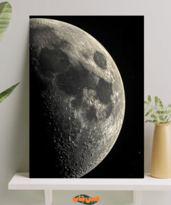 تابلو ماه زیبا در دل تاریکی